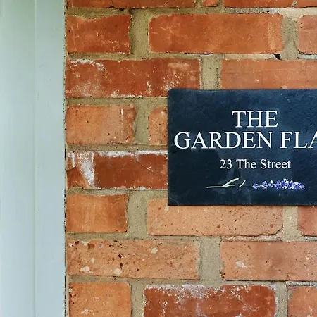 The Garden Flat At Walnut Tree House Apartment Rustington Exterior photo