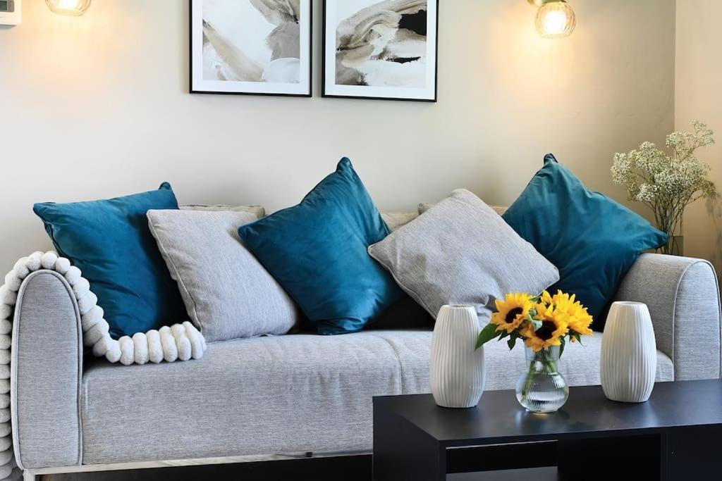 The Garden Flat At Walnut Tree House Apartment