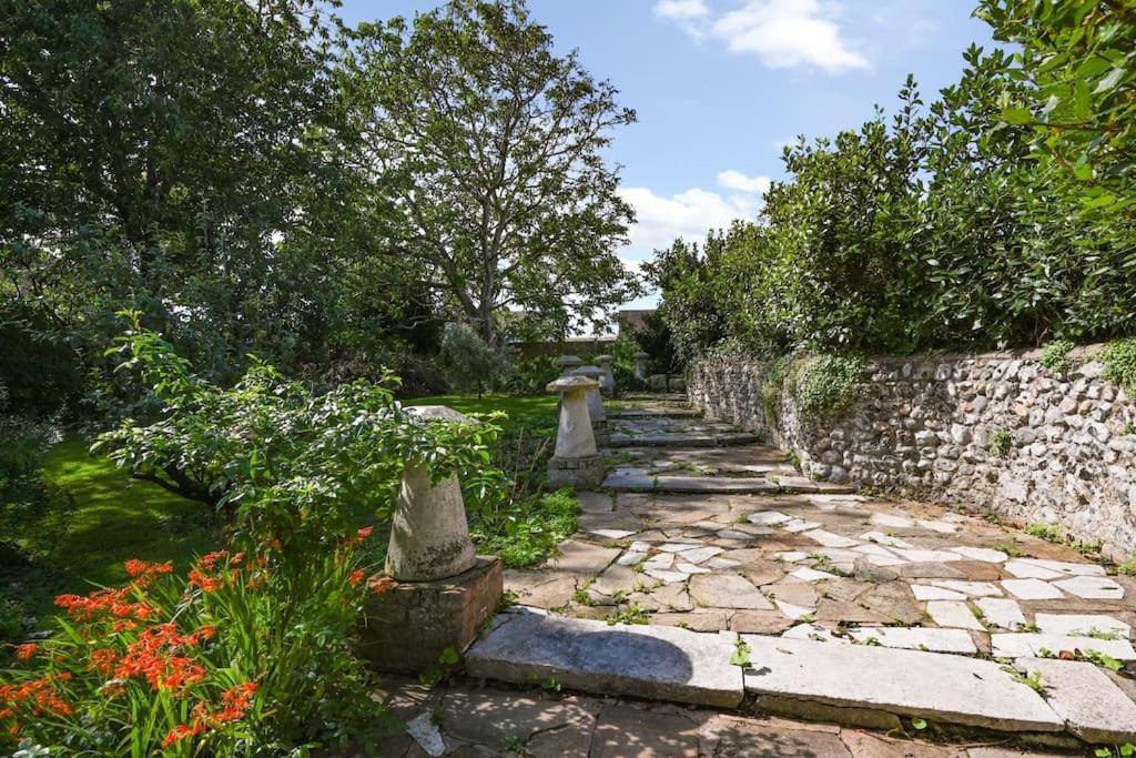 The Garden Flat At Walnut Tree House * Rustington